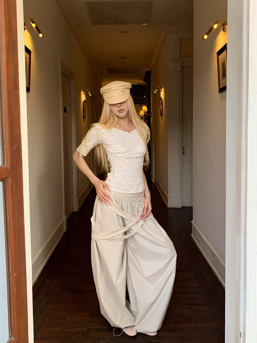 Rase le sol Asymmetric Lace Up Relaxed Straight Cuffed Women's Wide-leg Pants