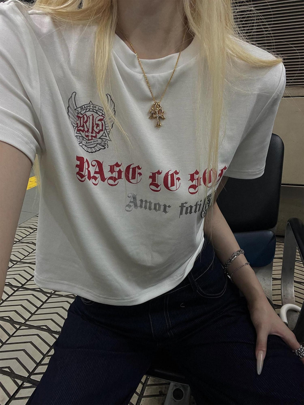 Rase le sol Badge Embroidered Print Short Length Short Sleeve Women's Tee Crop Tops