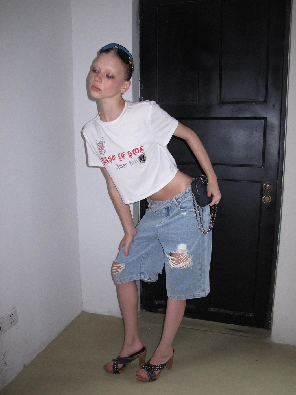 Rase le sol Badge Embroidered Print Short Length Short Sleeve Women's Tee Crop Tops