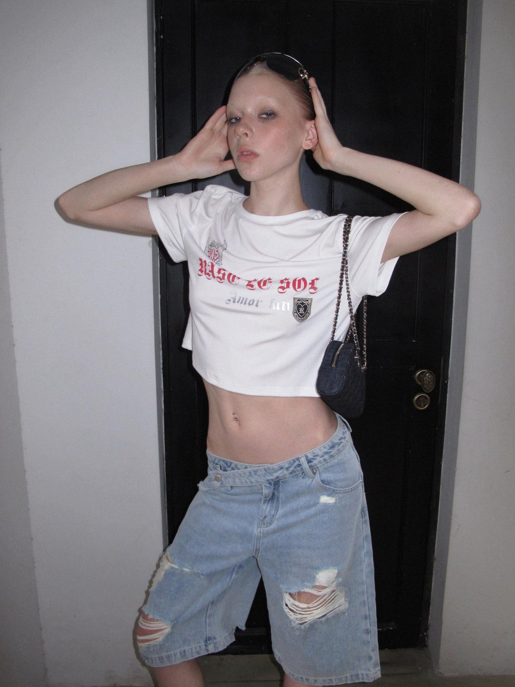 Rase le sol Badge Embroidered Print Short Length Short Sleeve Women's Tee Crop Tops