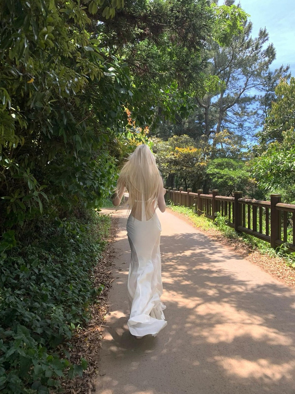 Rase le sol Beachy Crisscross Open Back Sleeveless Women's Halter Maxi Dresses