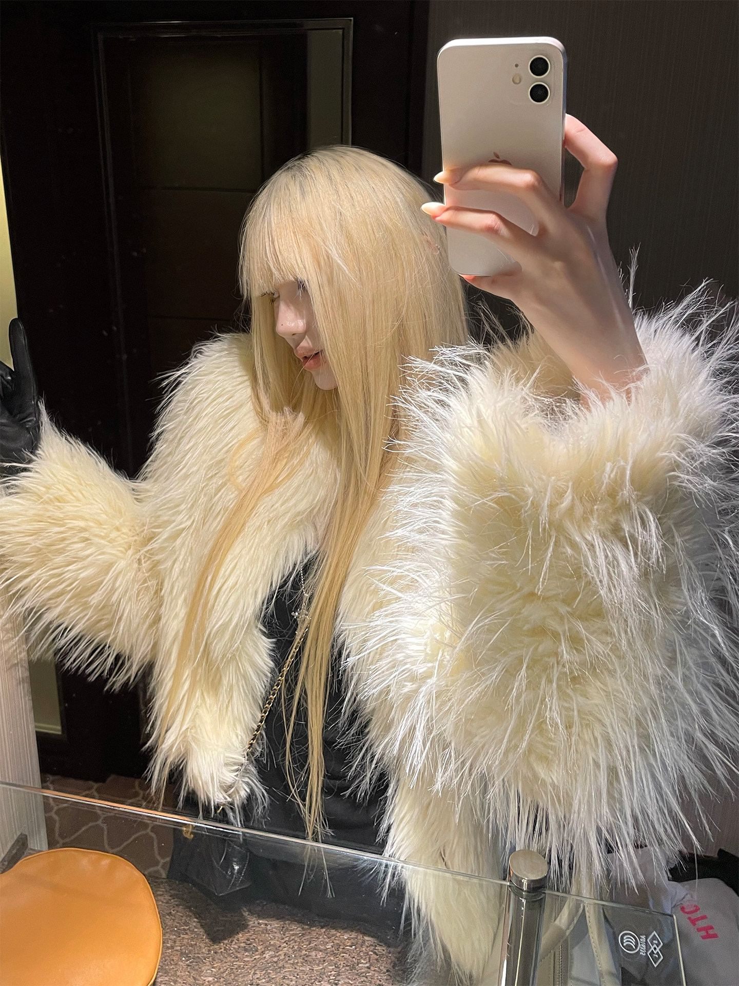 Rase_le_sol_Beige_Plush_Cropped_Thick_Eco_Friendly_Women's_Faux_Fur_Coats_991459605496_MISSTT