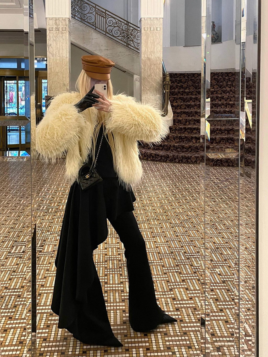 Rase le sol Beige Plush Cropped Thick Eco Friendly Women's Faux Fur Coats