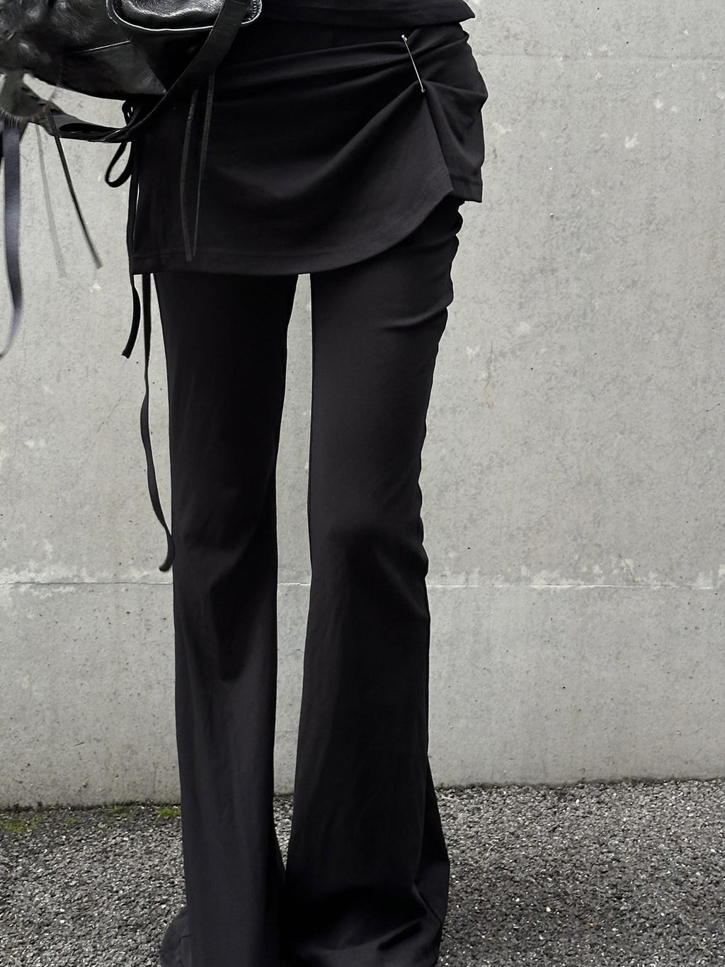 Rase le sol Black Back Flap Low Rise Subtle Micro Flare Women's Flare Pants