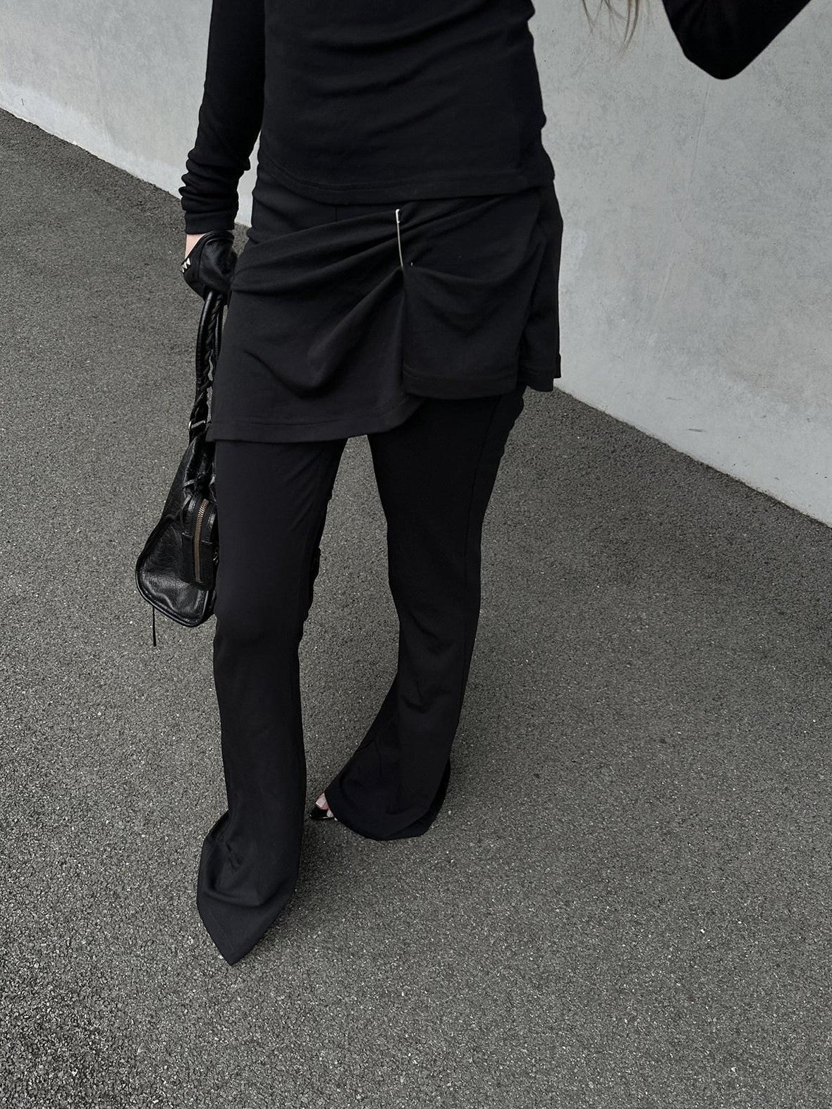 Rase le sol Black Back Flap Low Rise Subtle Micro Flare Women's Flare Pants