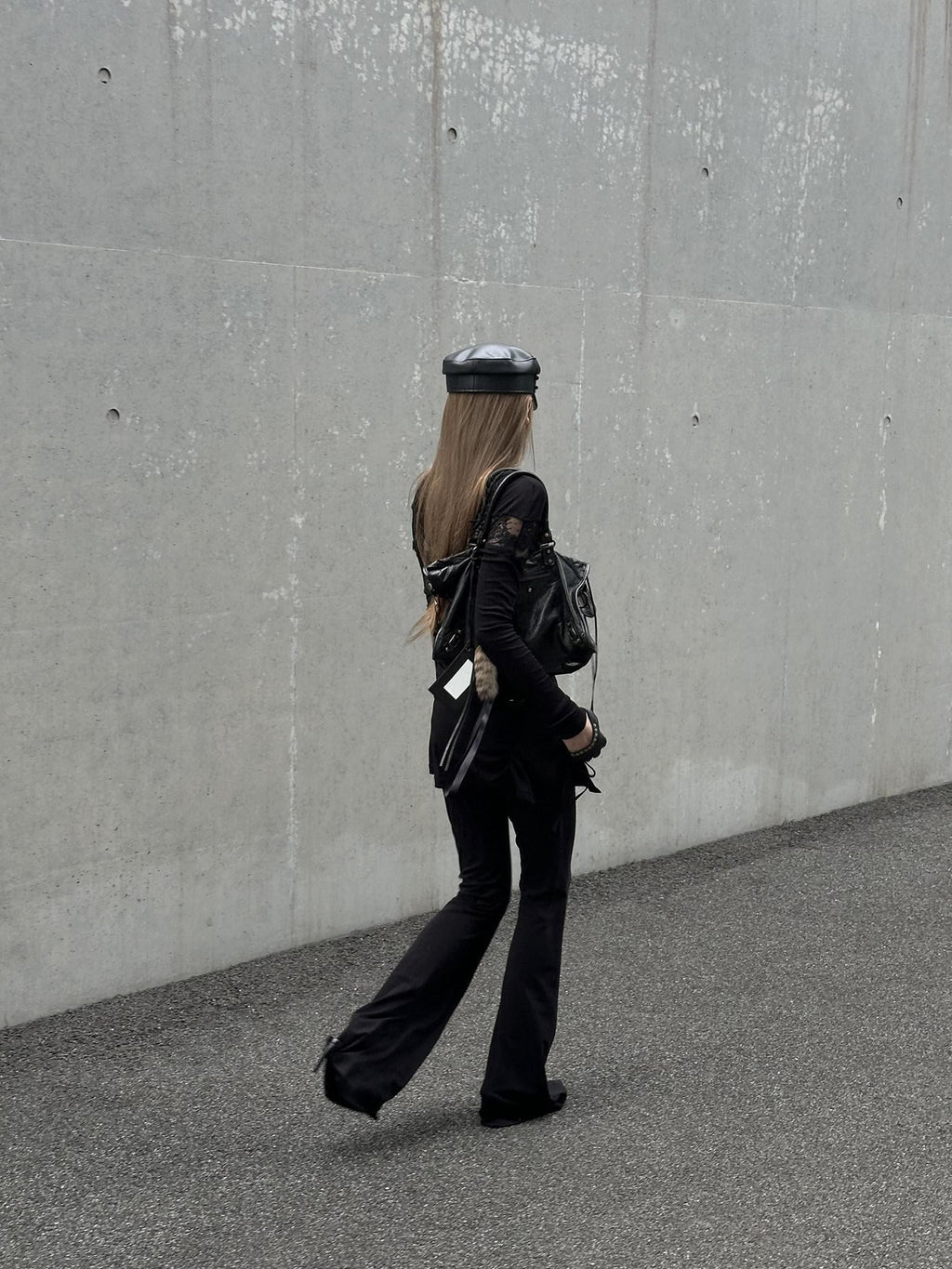 Rase le sol Black Back Flap Low Rise Subtle Micro Flare Women's Flare Pants