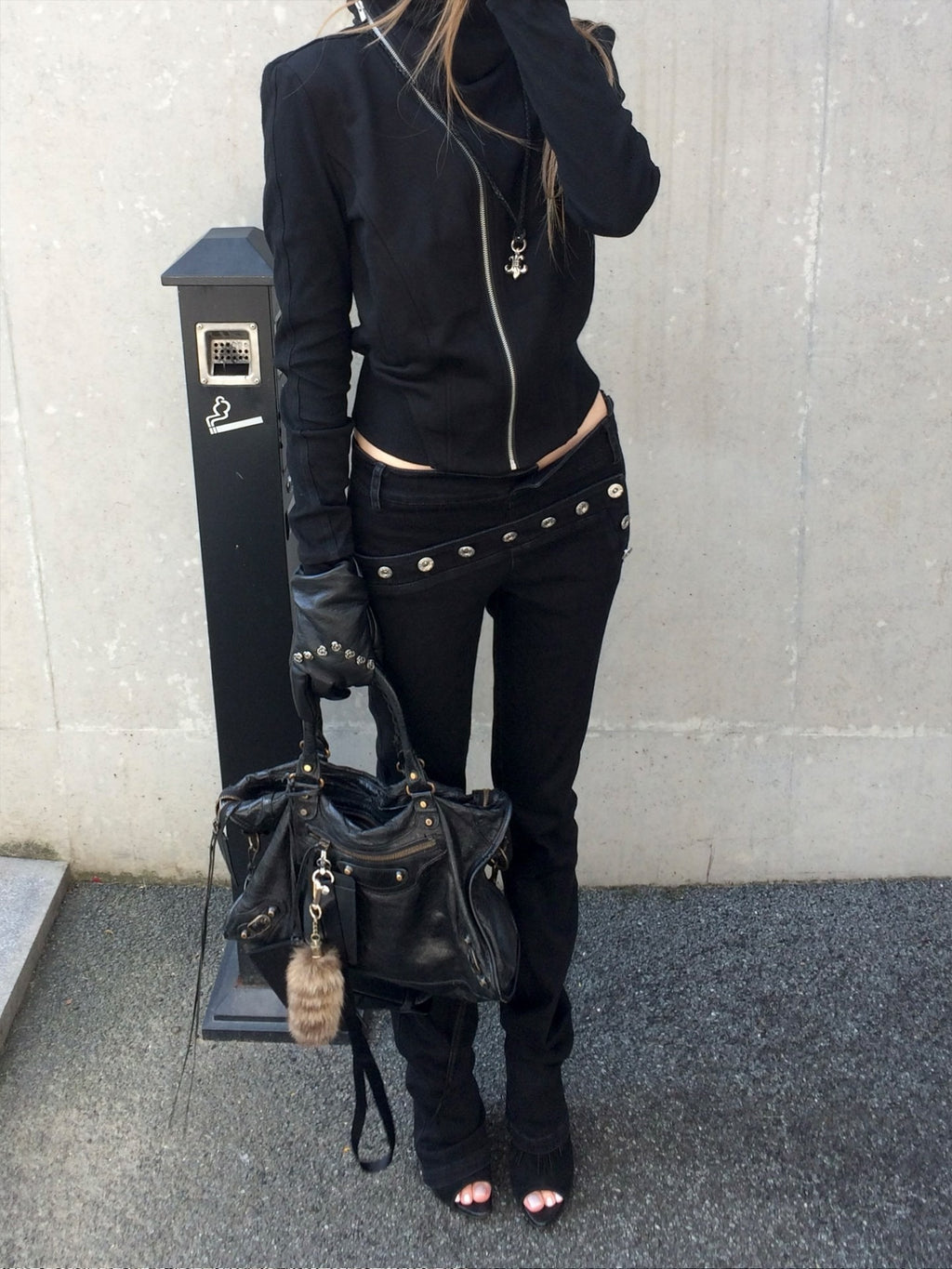 Rase_le_sol_Black_Button_Embellished_Low_Rise_Cotton_Women's_Skinny_Jeans_1078528598064_MISSTT