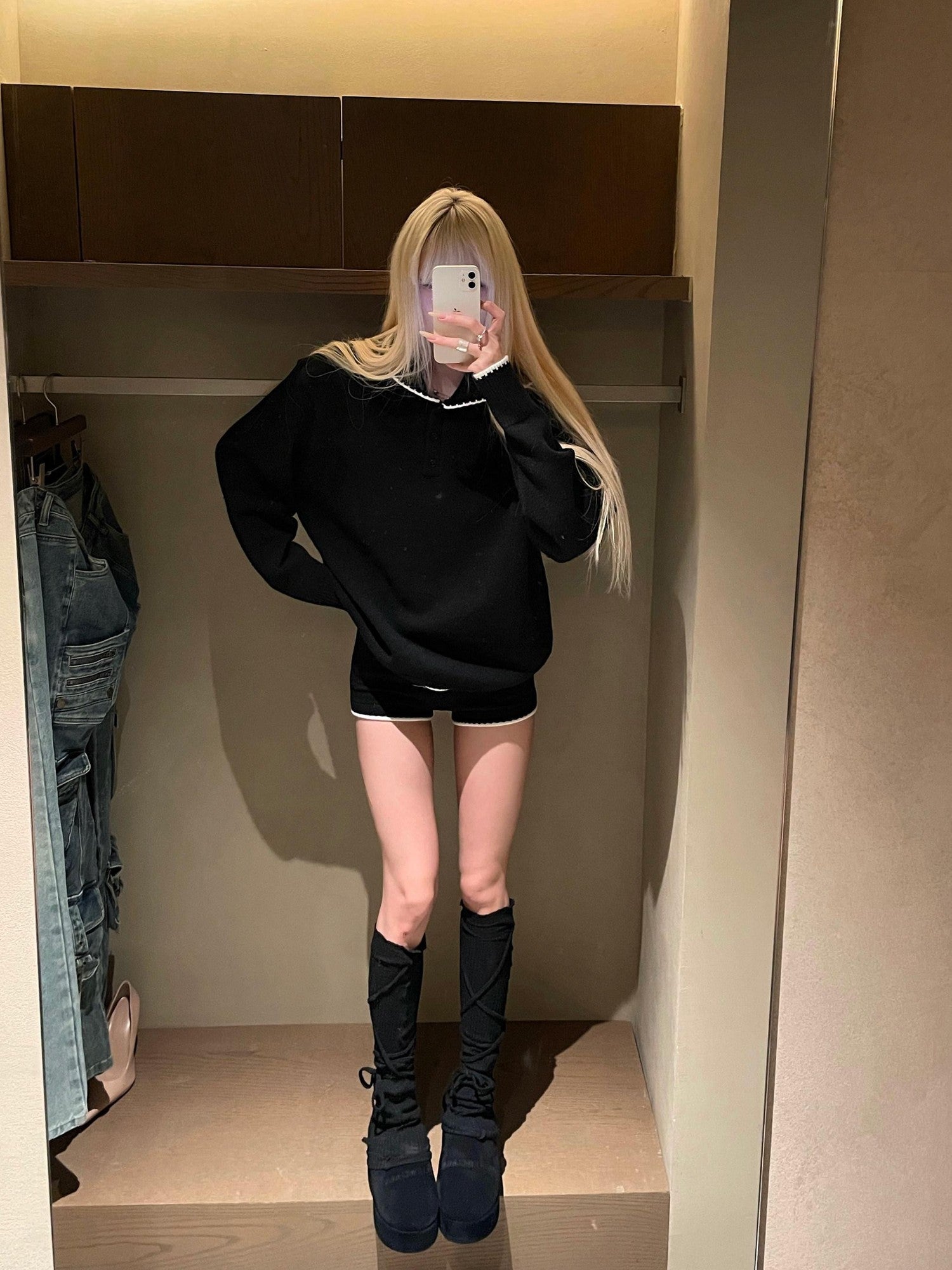 Rase le sol Black Cross Jacquard Hooded Women's Knit Casual Top & Shorts Sets