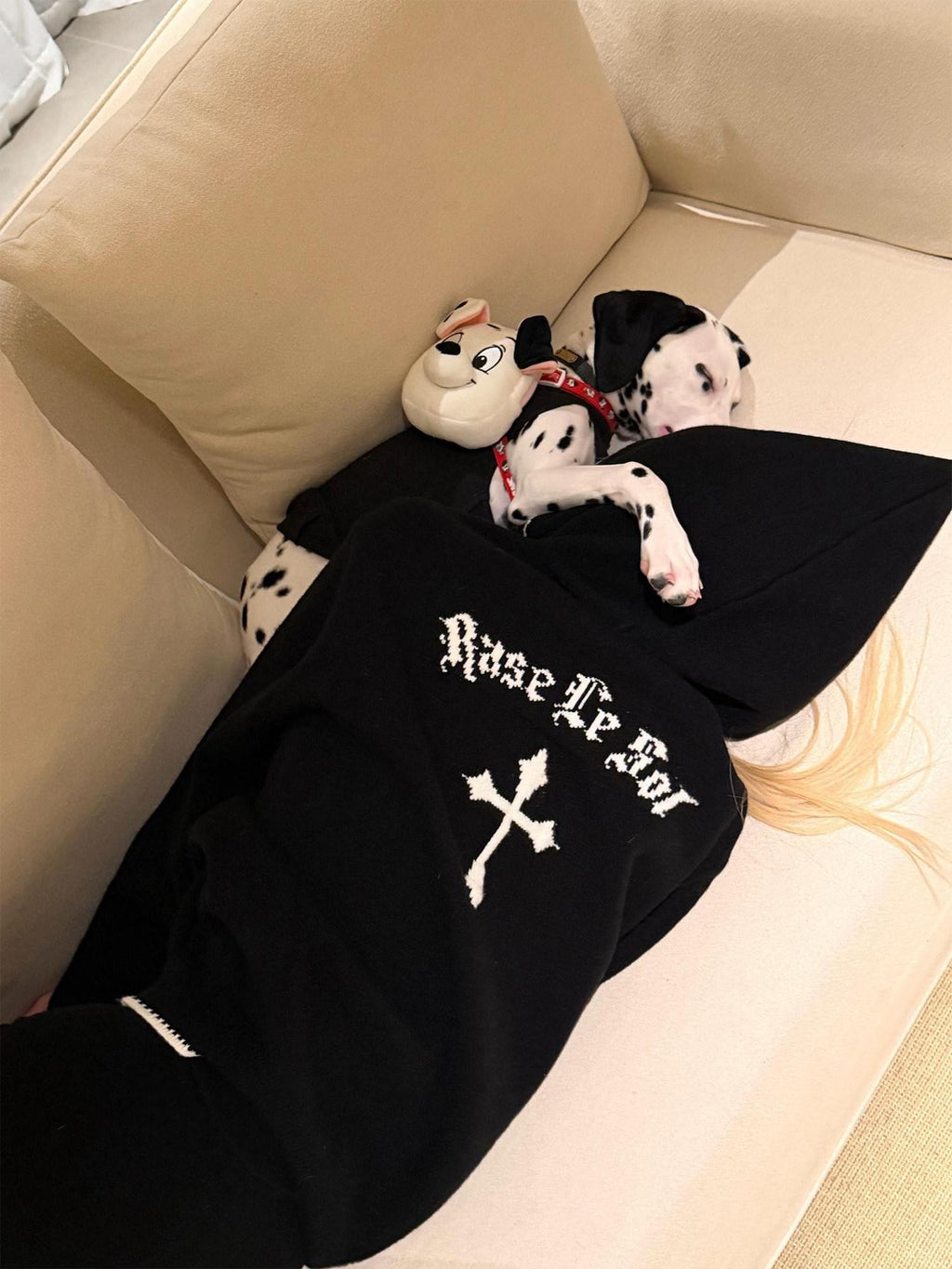 Rase le sol Black Cross Jacquard Hooded Women's Knit Casual Top & Shorts Sets