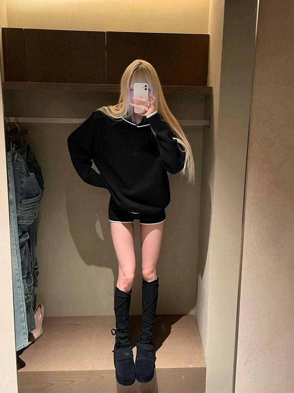Rase le sol Black Cross Jacquard Hooded Women's Knit Casual Top & Shorts Sets