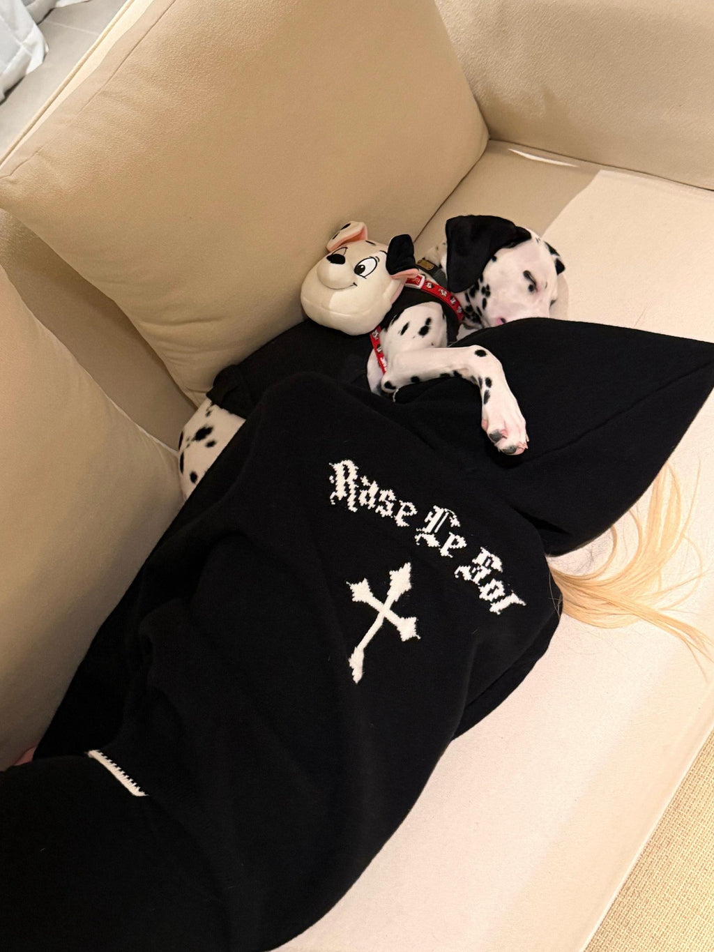 Rase le sol Black Cross Jacquard Hooded Women's Knit Casual Top & Shorts Sets