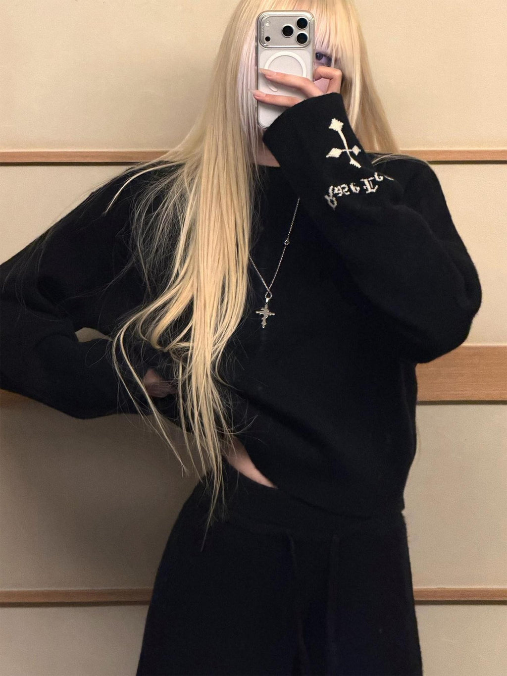 Rase le sol Black Cross Jacquard Wide Leg Women's Sweater Knit Top & Pants Sets
