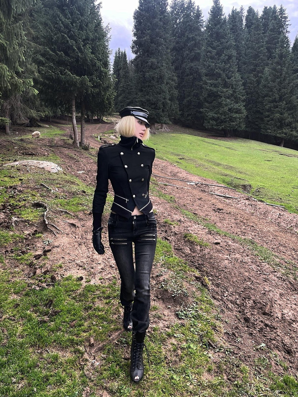Rase le sol Black Double Breasted Slim Fit Wool Blend Women's Cropped Jackets
