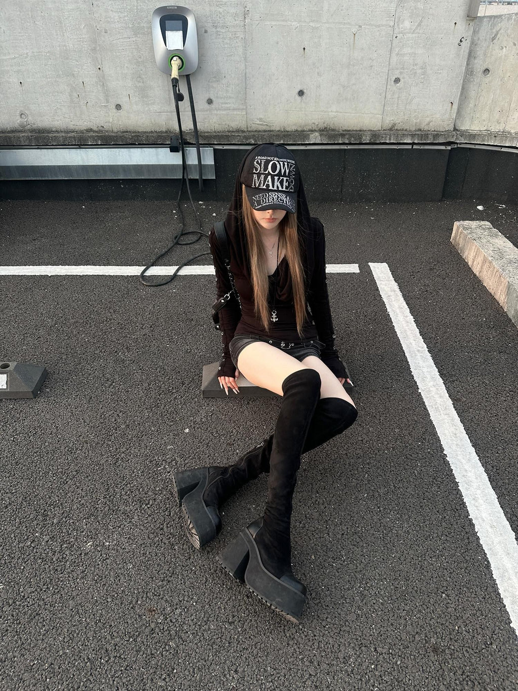 Rase le sol Black Draped Hooded Slim Fit Women's Tencel Wool Long Sleeve T-shirts