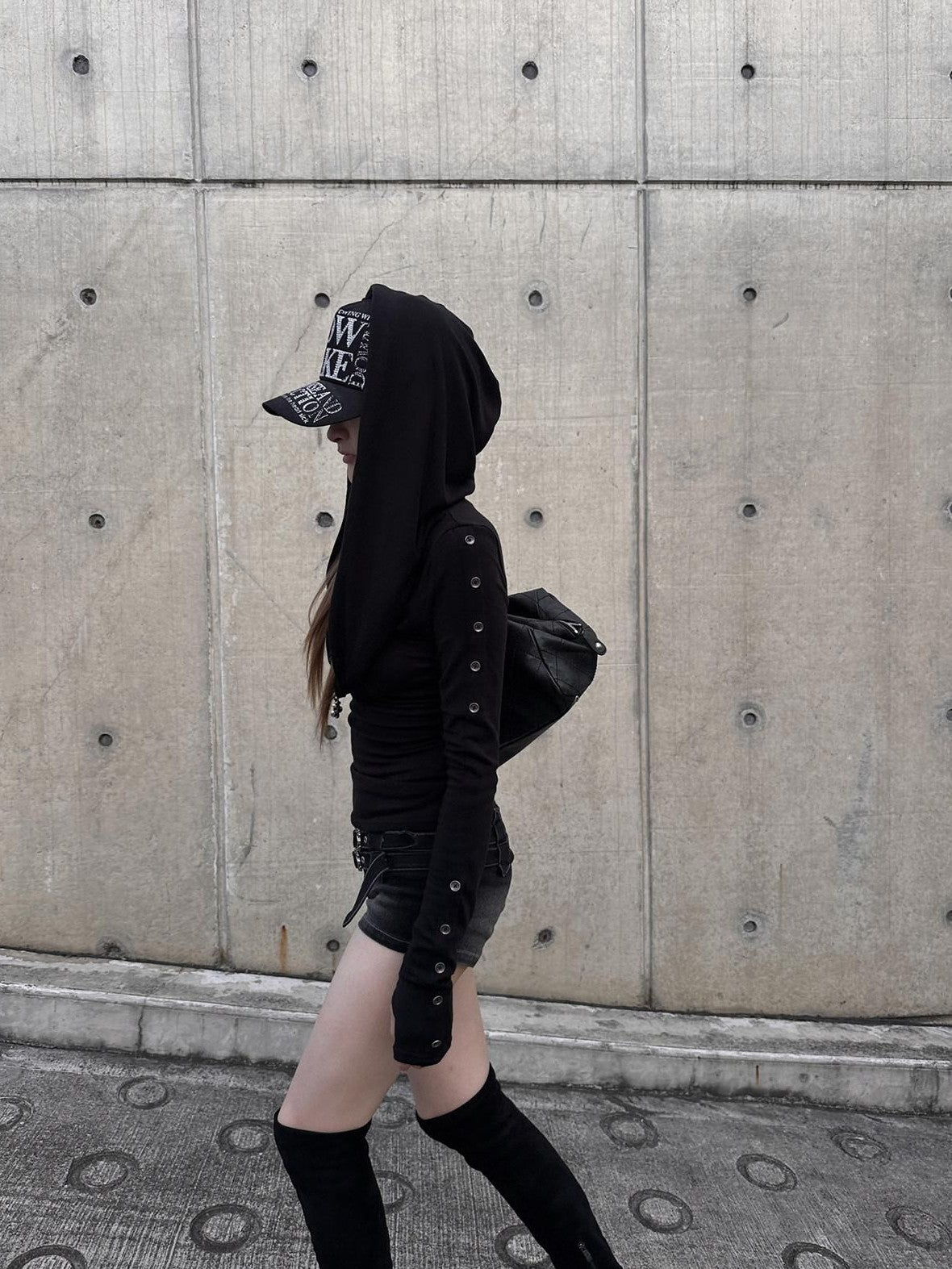 Rase le sol Black Draped Hooded Slim Fit Women's Tencel Wool Long Sleeve T-shirts