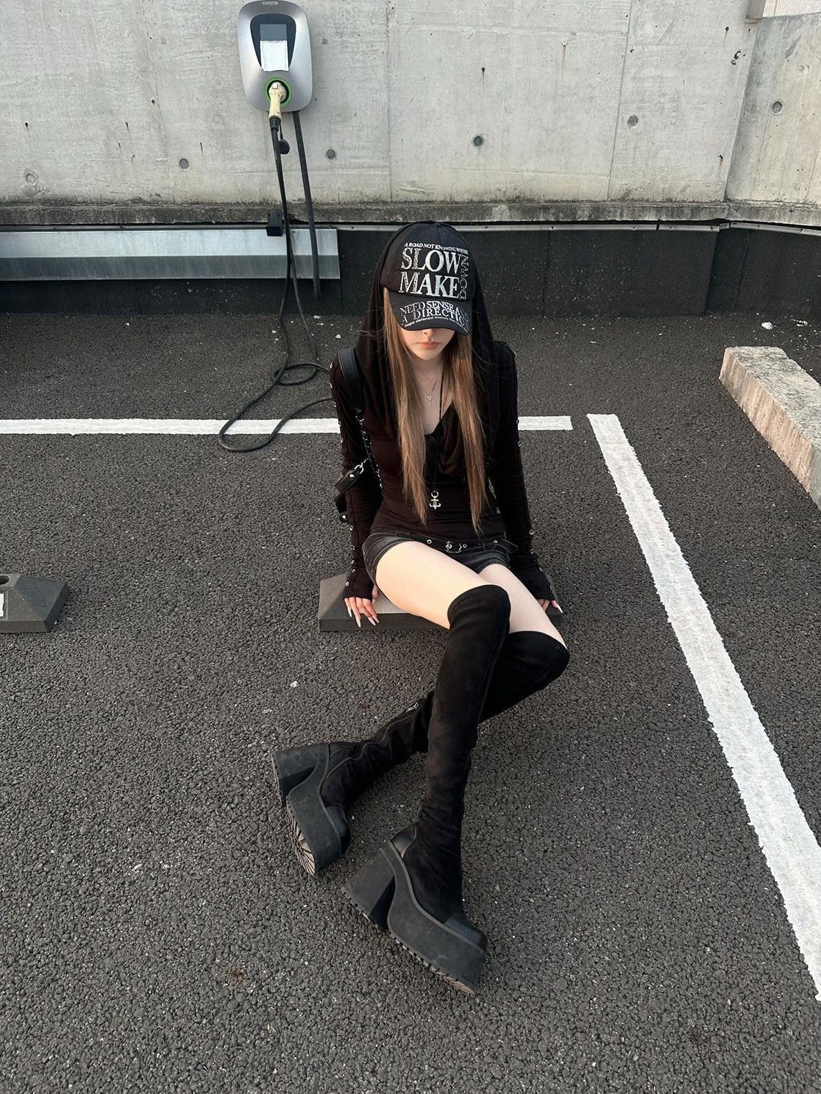 Rase le sol Black Draped Hooded Slim Fit Women's Tencel Wool Long Sleeve T-shirts