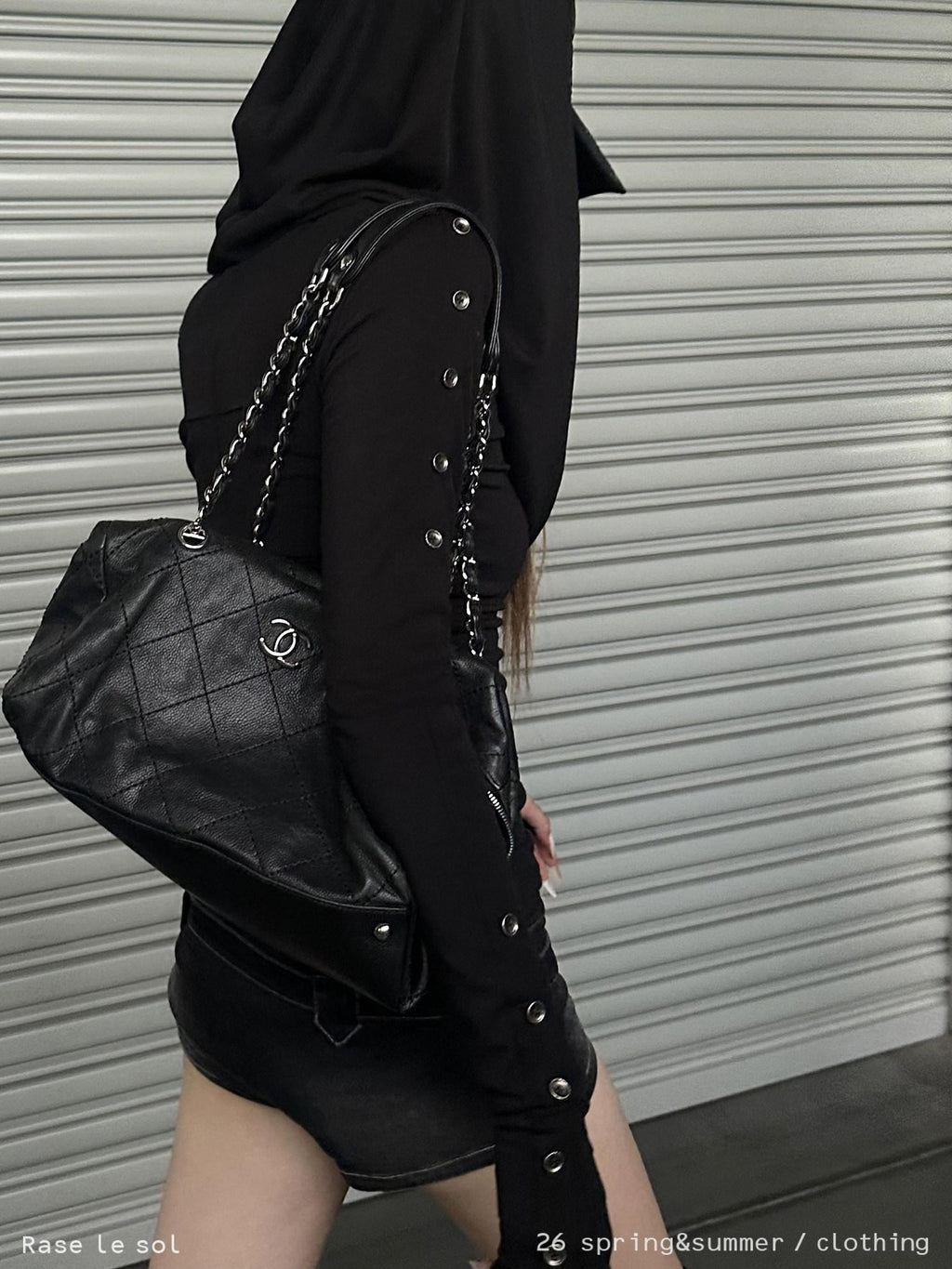 Rase le sol Black Draped Hooded Slim Fit Women's Tencel Wool Long Sleeve T-shirts