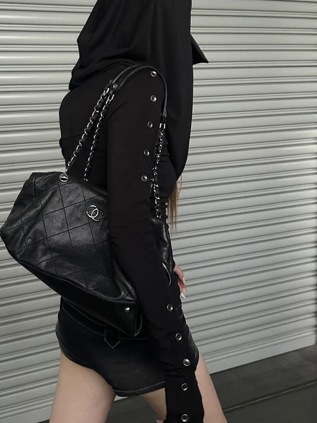 Rase le sol Black Draped Hooded Slim Fit Women's Tencel Wool Long Sleeve T-shirts