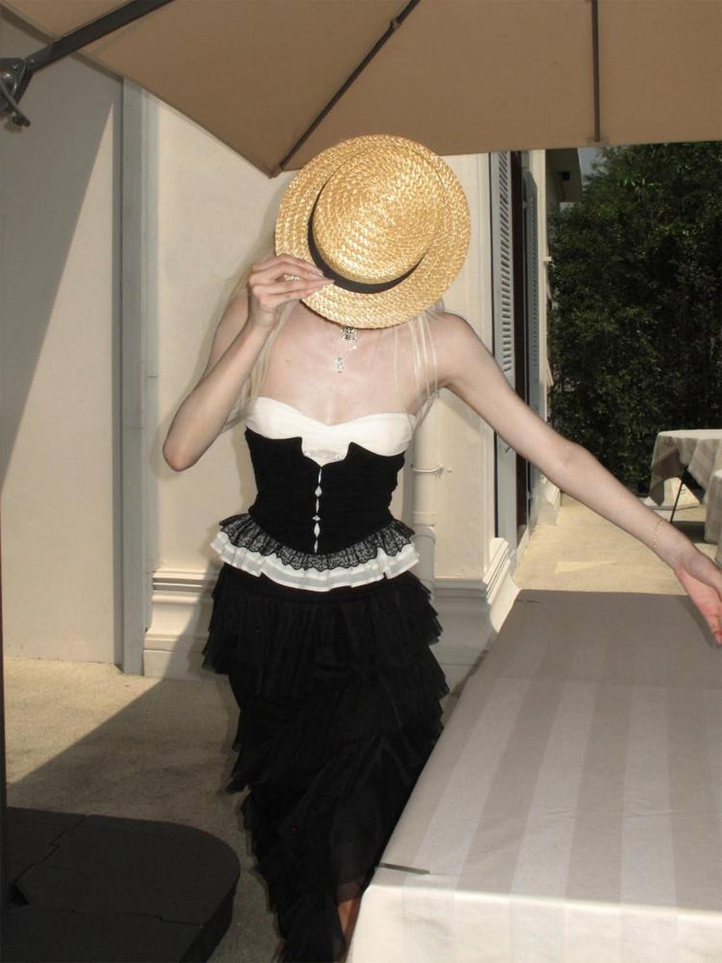 Rase le sol Black French Lace Cinched Waist Women's Strapless Lace Tube Tops