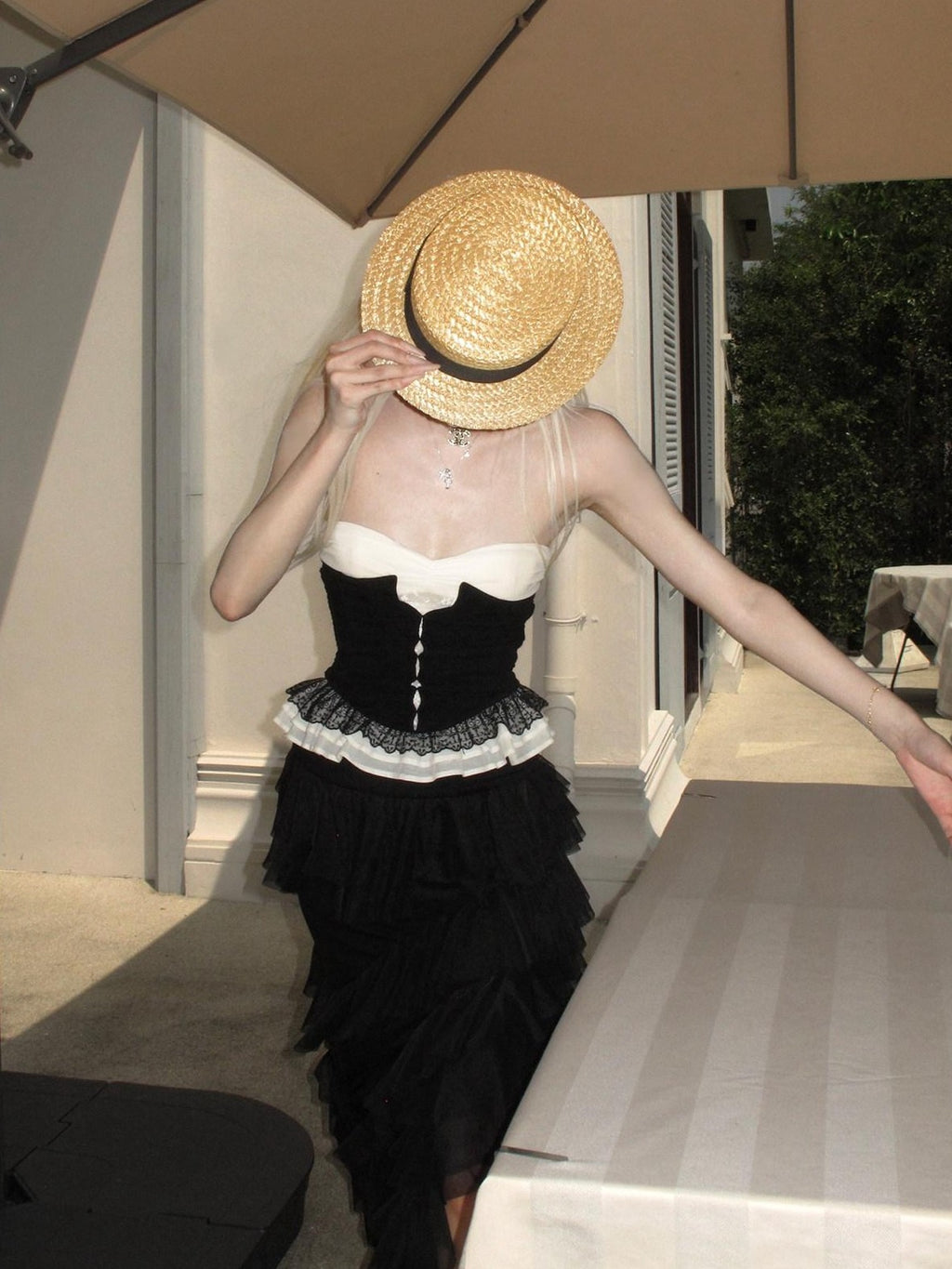 Rase le sol Black French Lace Cinched Waist Women's Strapless Lace Tube Tops