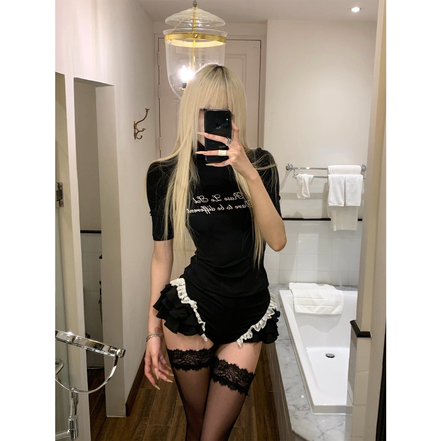 Rase_le_sol_Black_Gothic_High_Neck_Mid_Sleeve_Set_In_Shoulder_Women's_Slim_T-shirts_1029339034068_MISSTT