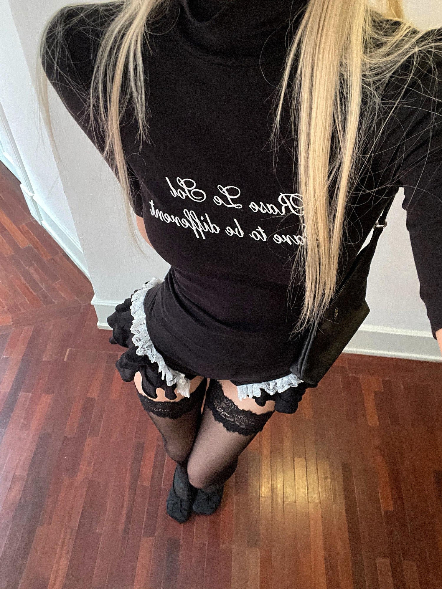 Rase le sol Black Gothic High Neck Mid Sleeve Set In Shoulder Women's Slim T-shirts