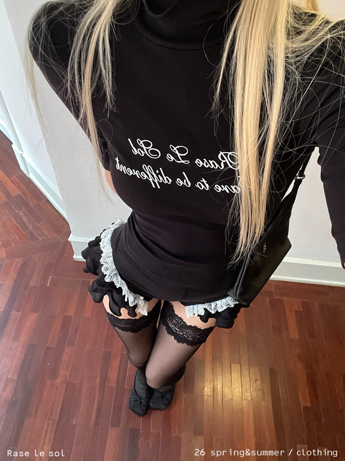 Rase le sol Black Gothic High Neck Mid Sleeve Set In Shoulder Women's Slim T-shirts