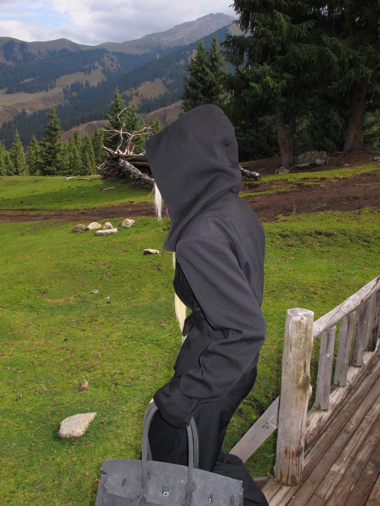 Rase le sol Black Hooded Slim Fit Cinched Waist Short Women's Trench Coats