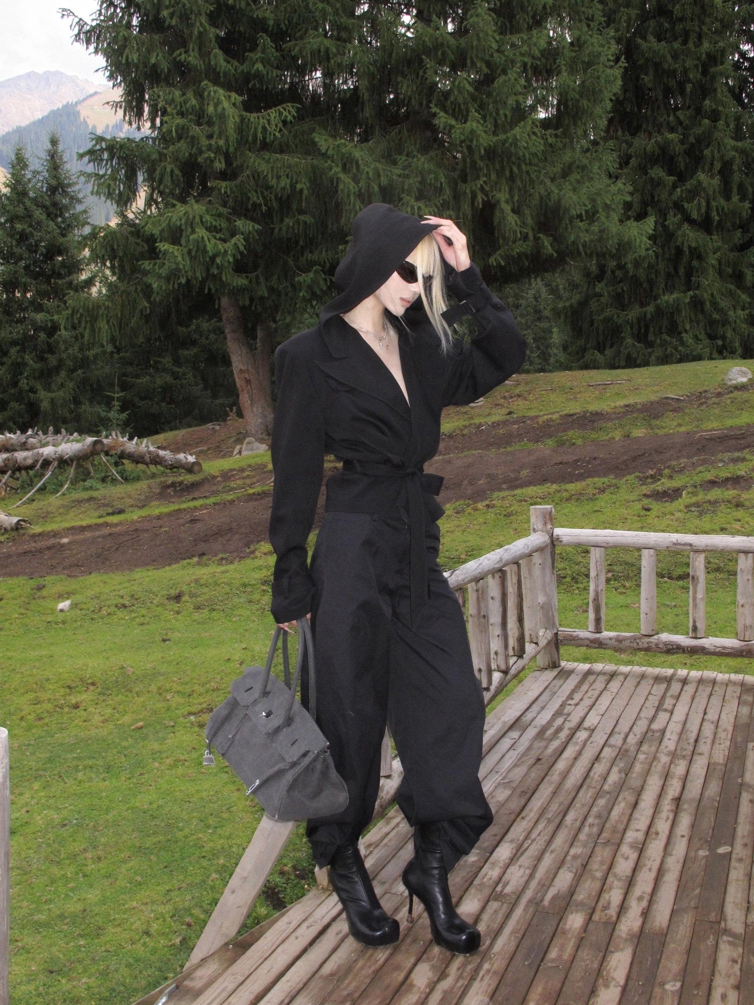 Rase le sol Black Hooded Slim Fit Cinched Waist Short Women's Trench Coats