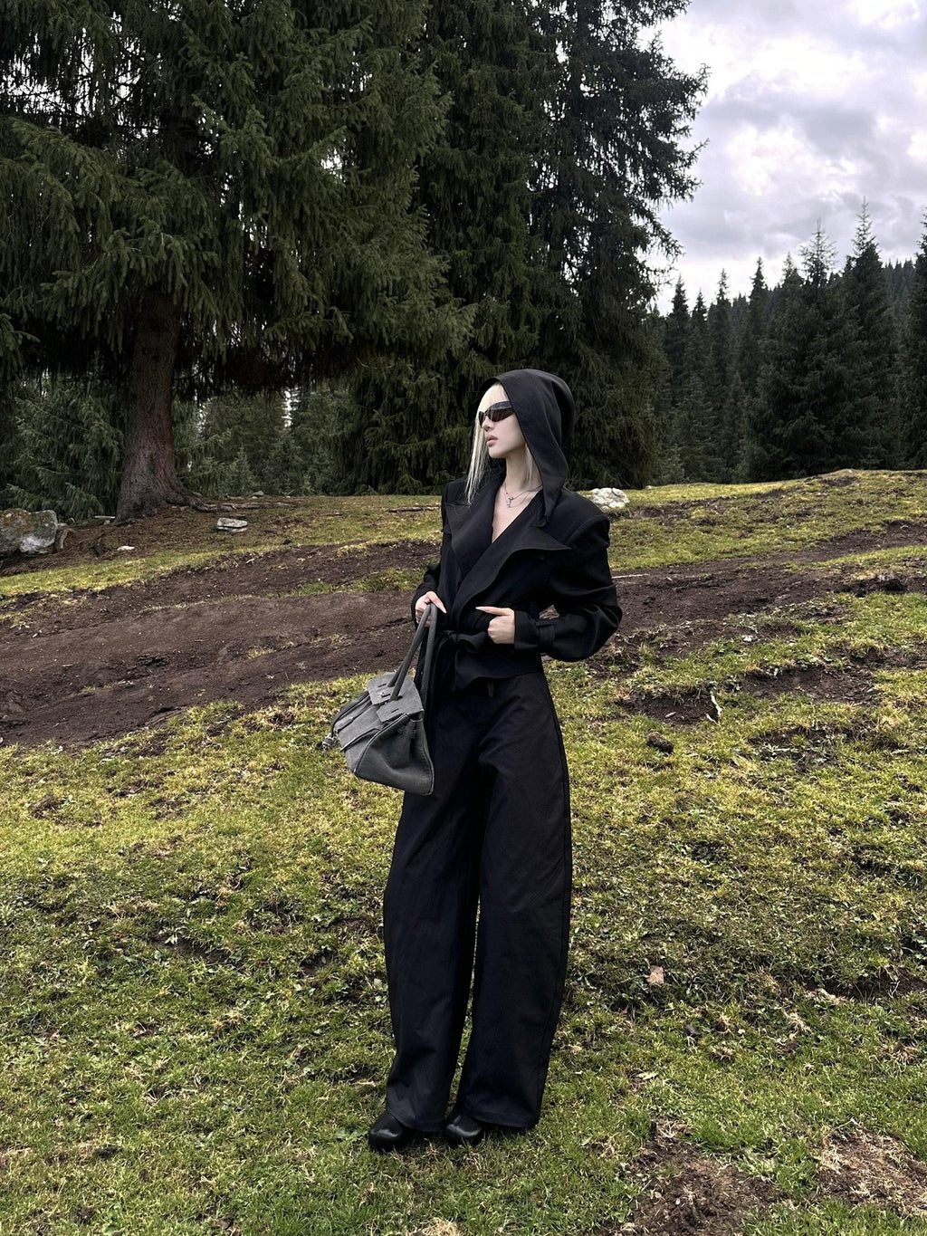 Rase le sol Black Hooded Slim Fit Cinched Waist Short Women's Trench Coats