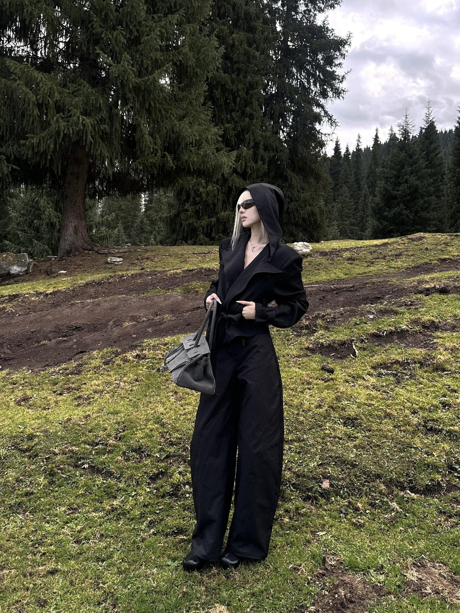 Rase le sol Black Hooded Slim Fit Cinched Waist Short Women's Trench Coats