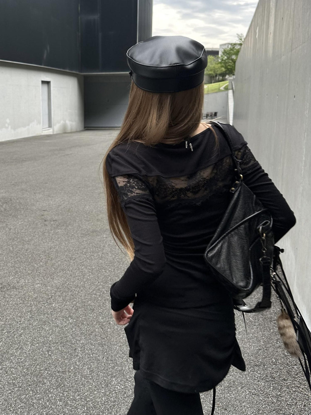 Rase le sol Black Lace Paneled Slim Fit Women's Wool Long Sleeve T-shirts