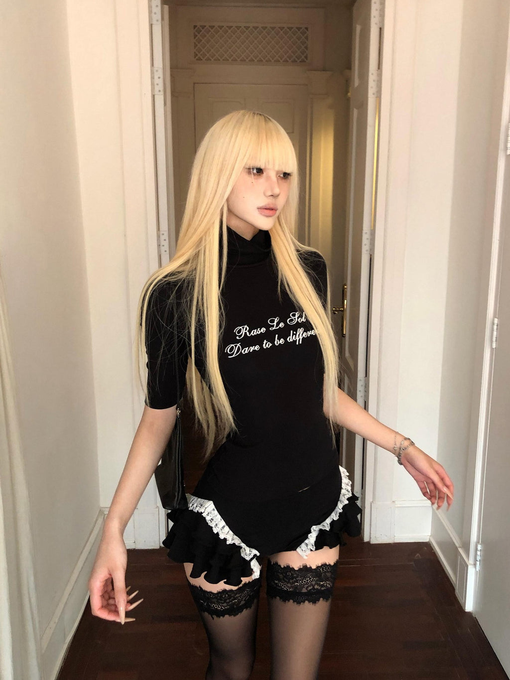 Rase le sol Black Lace Trim Low Rise Bodycon Slim Fit Women's Lace Hot Pants