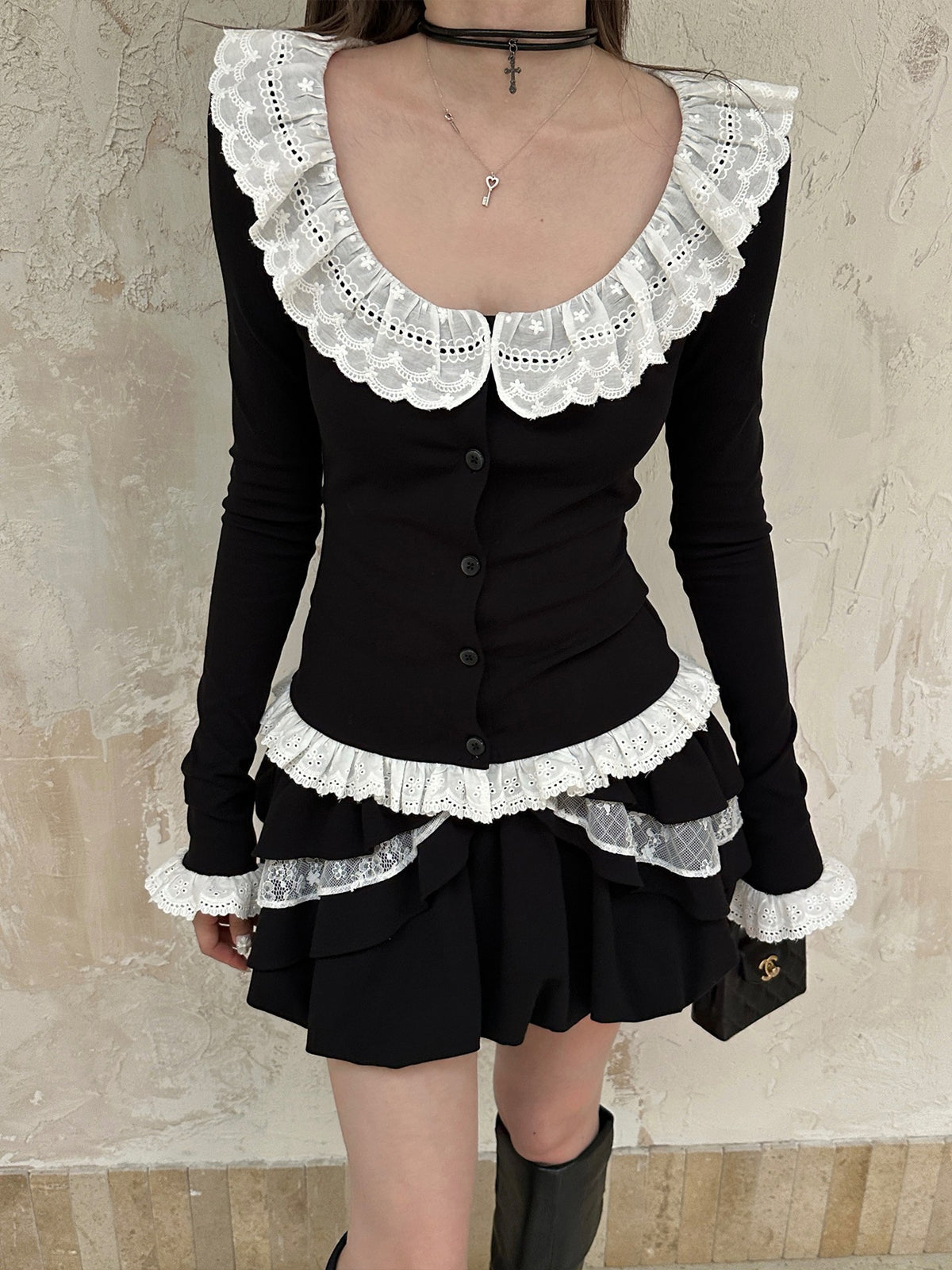 Rase_le_sol_Black_Lace_Trim_Panelled_Women's_Cotton_Long_Sleeve_T-shirts_1083520569039_MISSTT