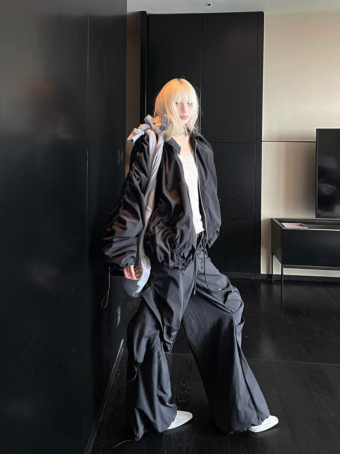 Rase le sol Black Loose Boxy Cropped Short Zippered Women's Casual Jackets