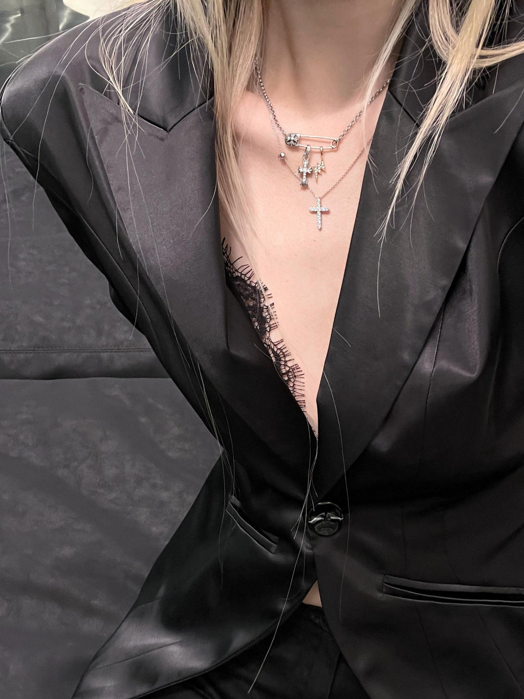 Rase le sol Black Luminous Tailored Waist Cinch Slim Women's Cropped Jackets