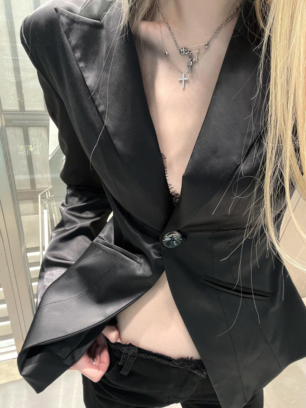Rase le sol Black Luminous Tailored Waist Cinch Slim Women's Cropped Jackets