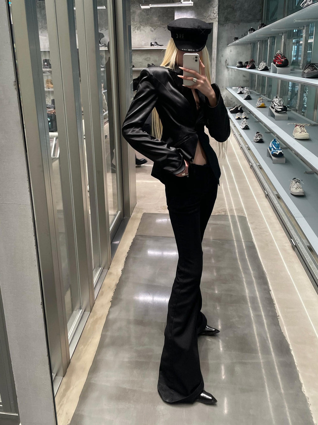 Rase le sol Black Luminous Tailored Waist Cinch Slim Women's Cropped Jackets