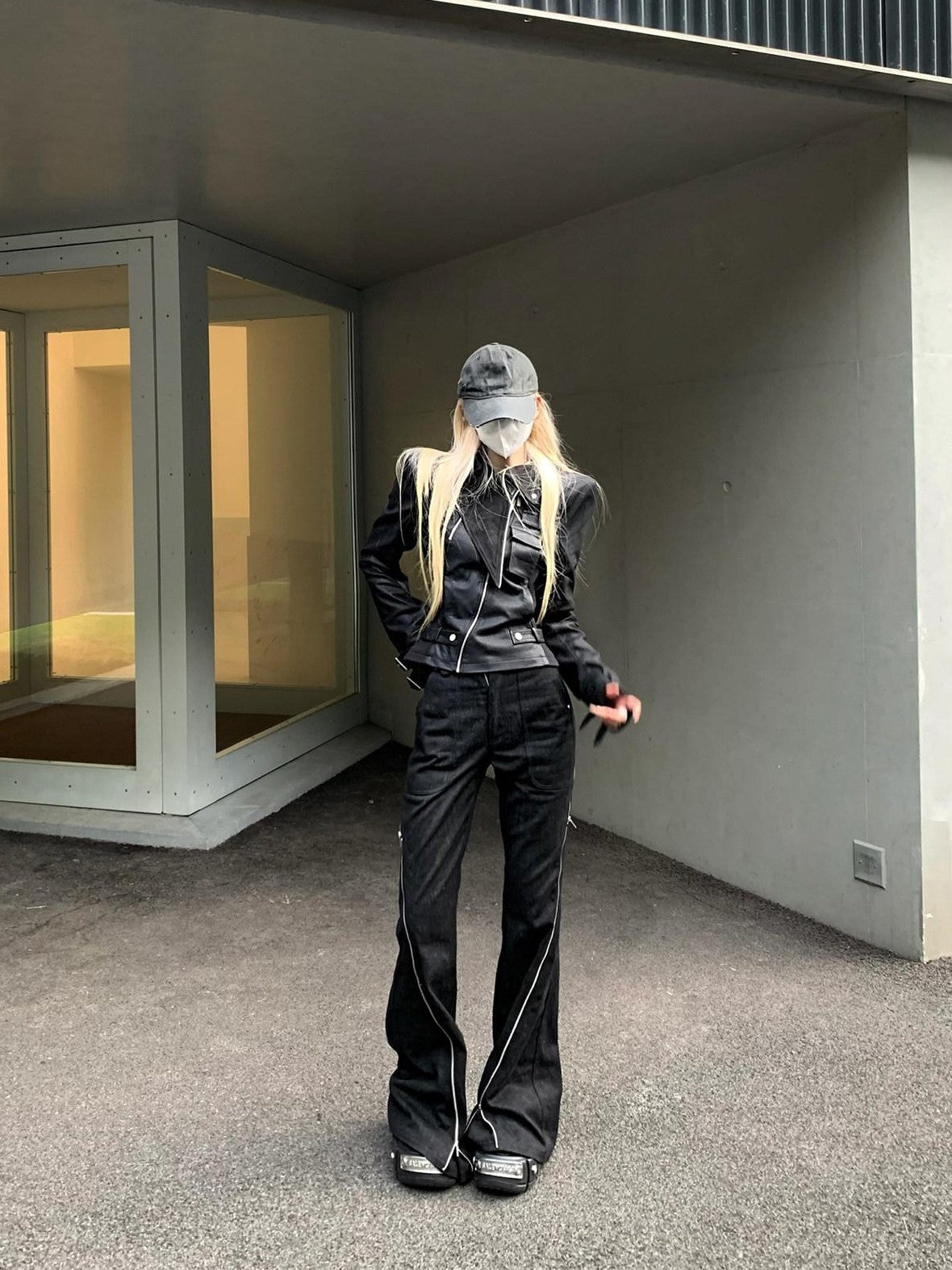 Rase le sol Black Patchwork Biker Slim Fit Cropped Women's Leather Jackets