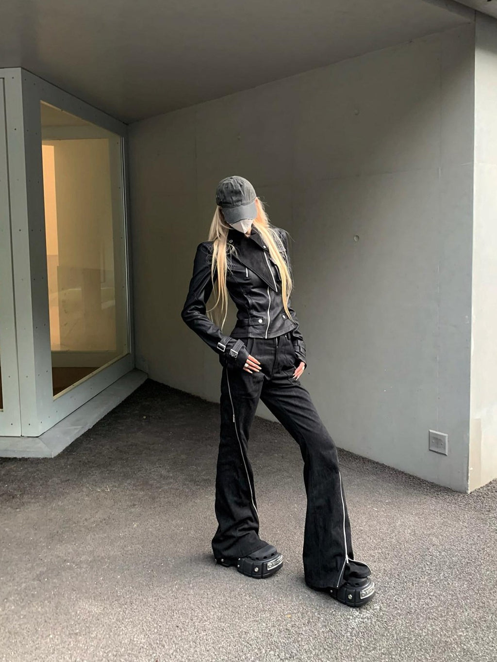 Rase le sol Black Patchwork Biker Slim Fit Cropped Women's Leather Jackets