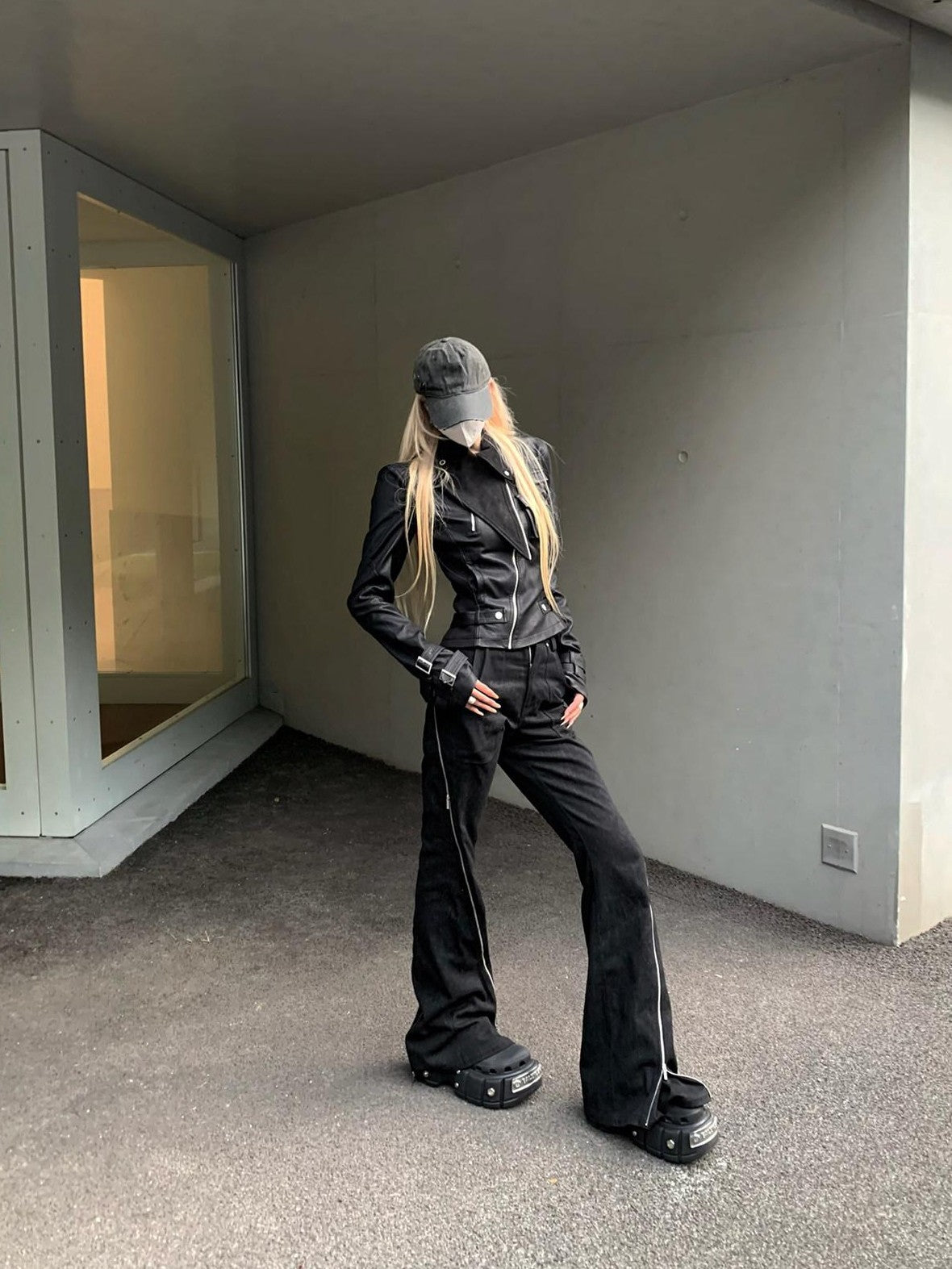 Rase le sol Black Patchwork Biker Slim Fit Cropped Women's Leather Jackets