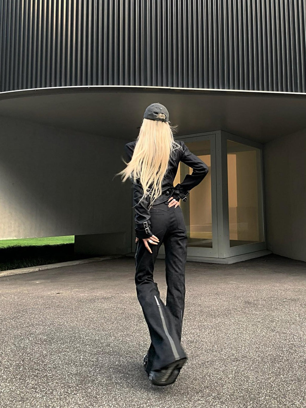 Rase le sol Black Patchwork Biker Slim Fit Cropped Women's Leather Jackets