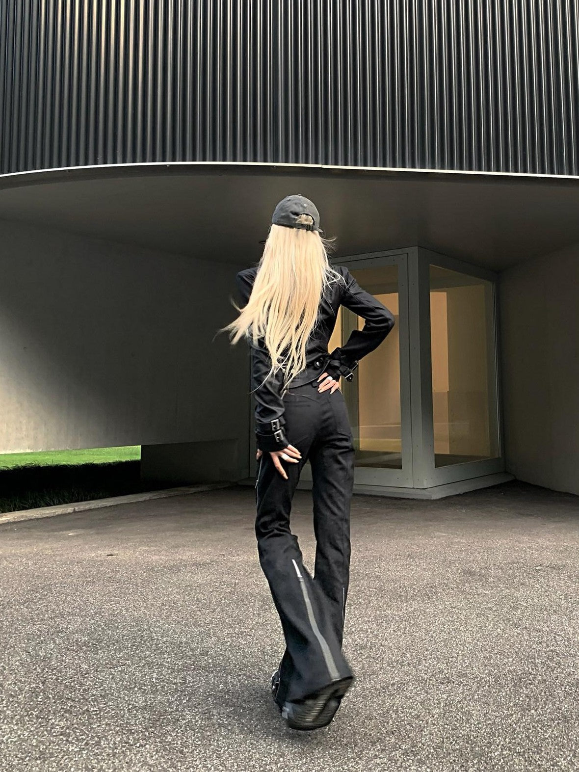 Rase le sol Black Patchwork Biker Slim Fit Cropped Women's Leather Jackets