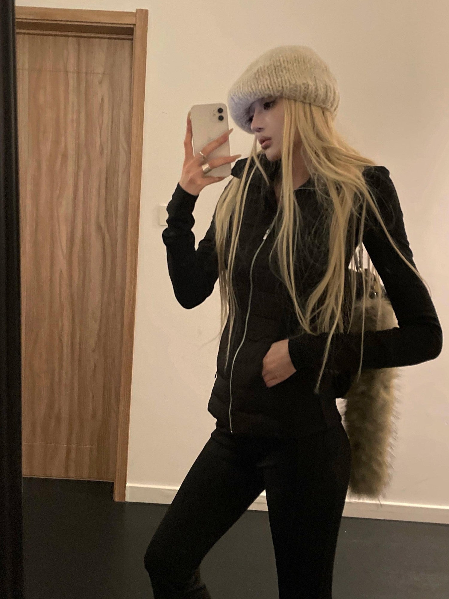 Rase le sol Black Patchwork Ribbed Slim Quilted Women's Down Cropped Jackets