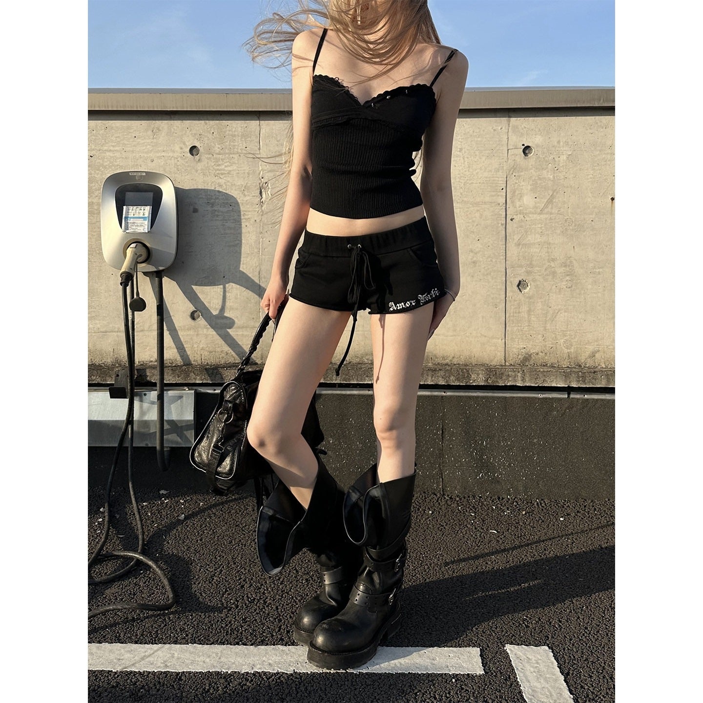 Rase_le_sol_Black_Pink_American_Vintage_Washed_Frayed_Hem_Drawstring_Women's_Hot_Pants_1050327768071_MISSTT