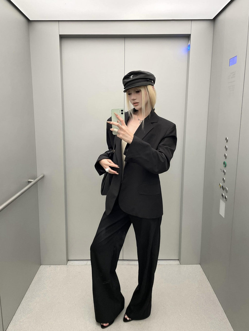 Rase le sol Black Tailored Casual Relaxed Fit Two Piece Women's Blazer Pant Suits