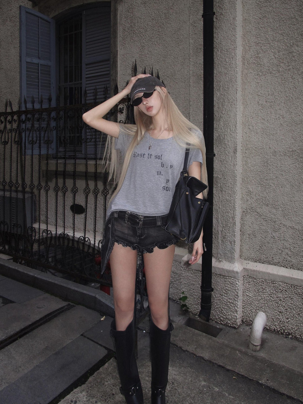 Rase le sol Black Washed Ruffle Lettuce Hem Low Rise Women's Denim Shorts
