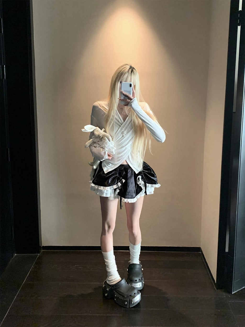 Rase le sol Black White Colorblock Drawstring Tiered Women's Mini Skirts