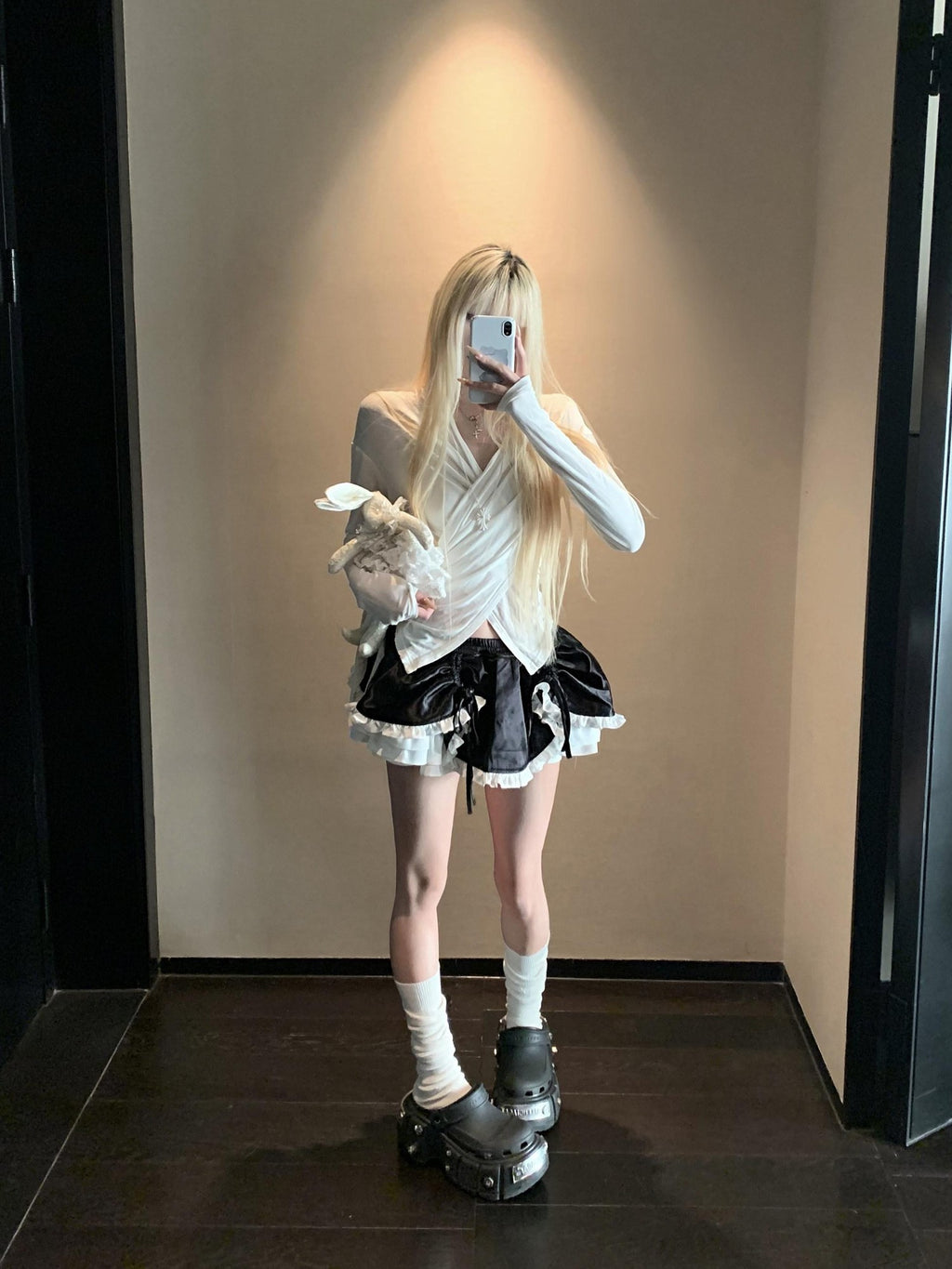 Rase le sol Black White Colorblock Drawstring Tiered Women's Mini Skirts