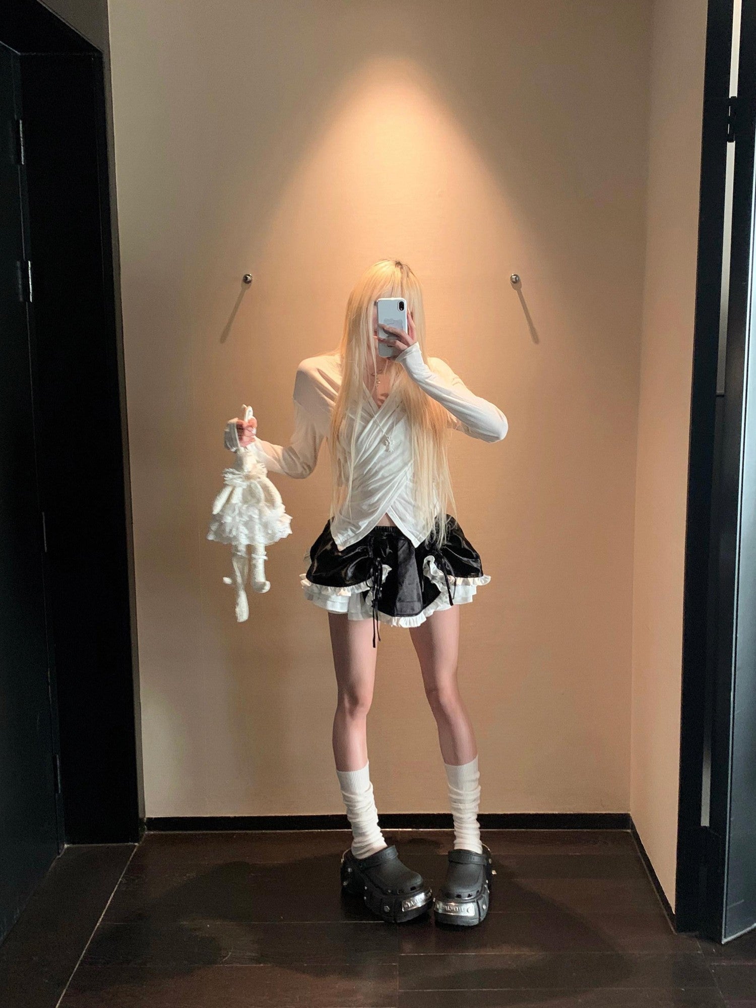 Rase le sol Black White Colorblock Drawstring Tiered Women's Mini Skirts